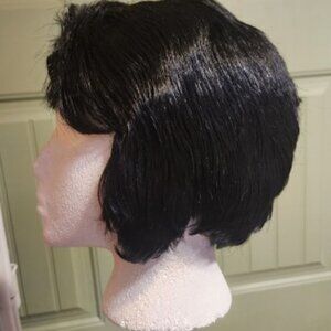 Short Black Wig (Free wig stand)
